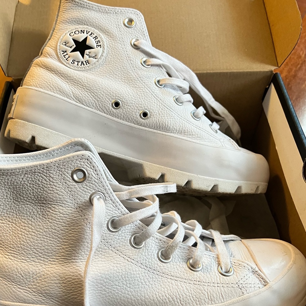 Lugged white converse